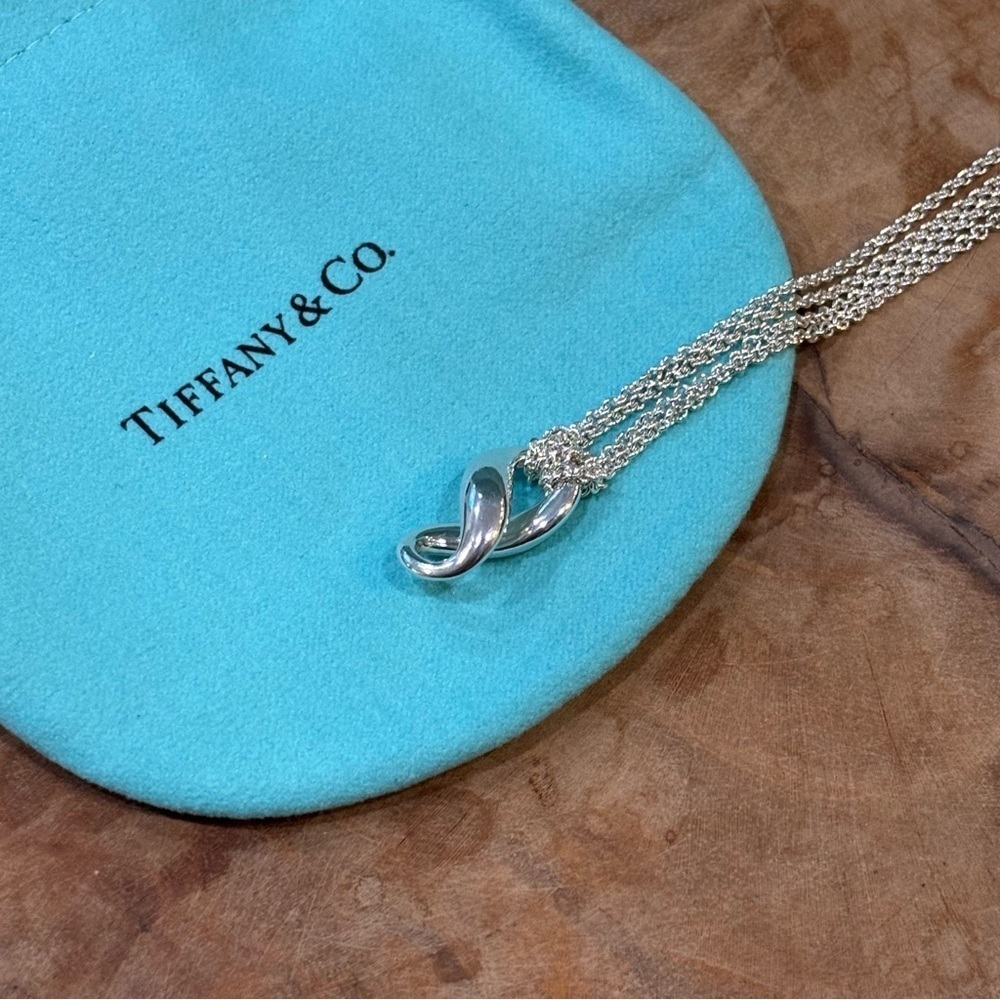 Tiffany’s double infinity pendant necklace